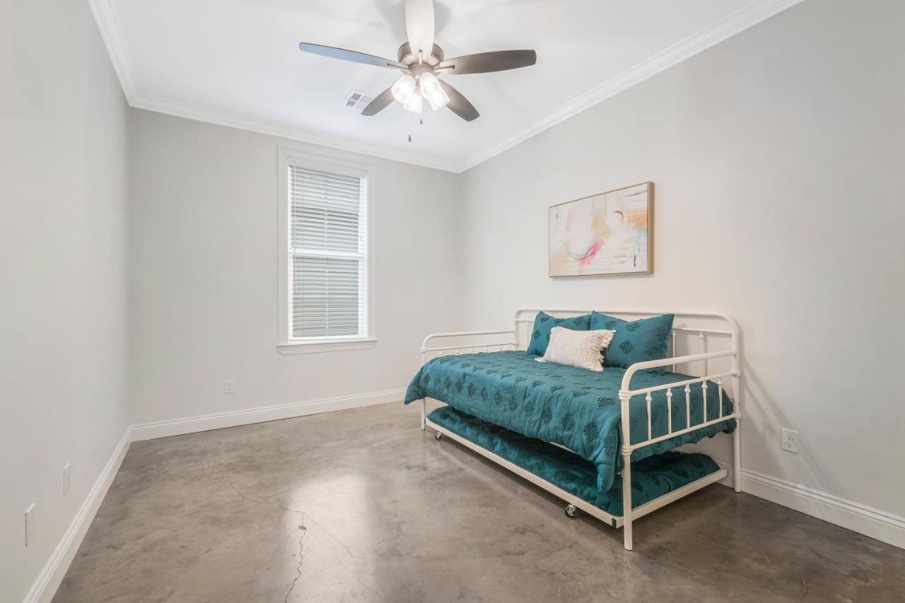 Charming Cottage Built In 2019 Lafayette Exterior photo